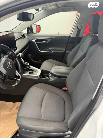 טויוטה RAV4
