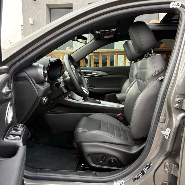 אלפא רומיאו טונלה