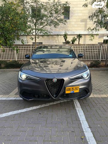 אלפא רומיאו סטלביו