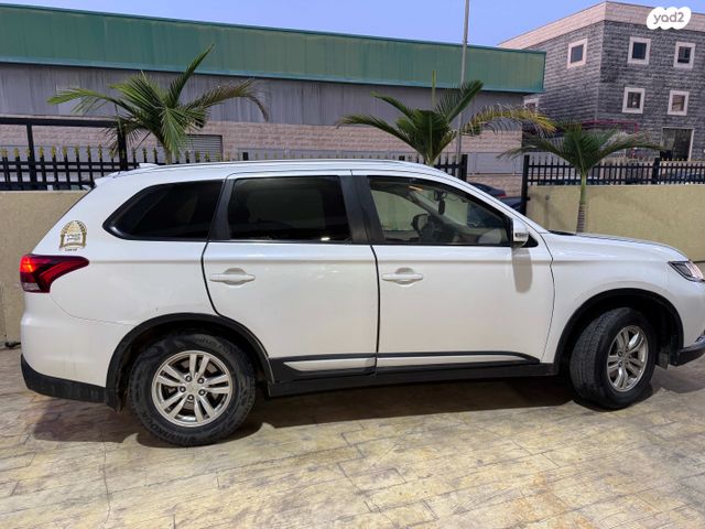 מיצובישי אאוטלנדר