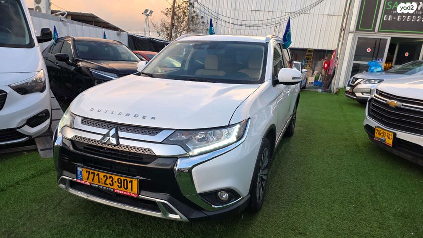 מיצובישי אאוטלנדר