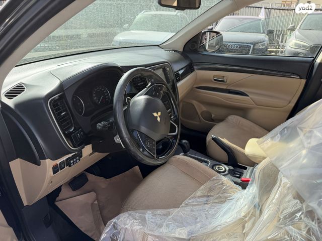 מיצובישי אאוטלנדר