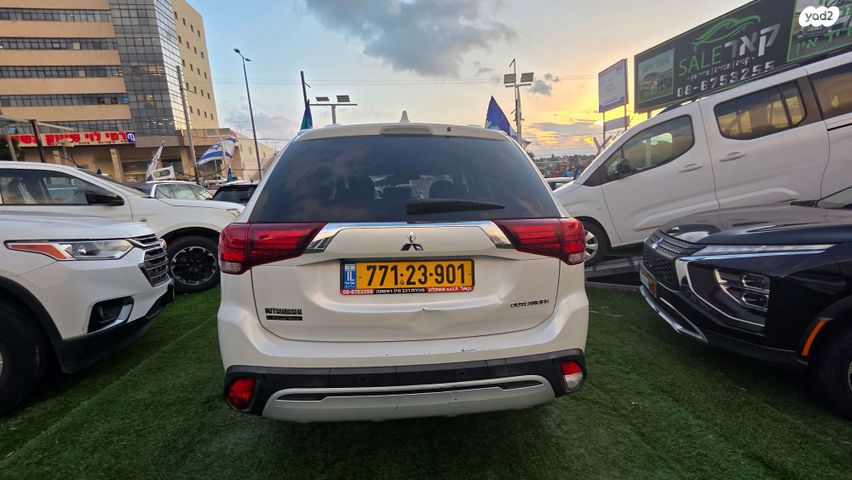 מיצובישי אאוטלנדר