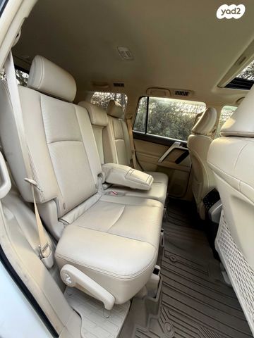 טויוטה לנד קרוזר