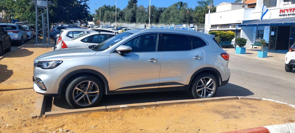 מודעת רכב אם ג'י EHS PHEV