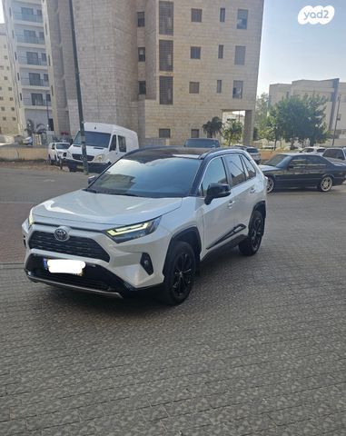 מודעת רכב טויוטה RAV4