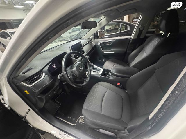 טויוטה RAV4