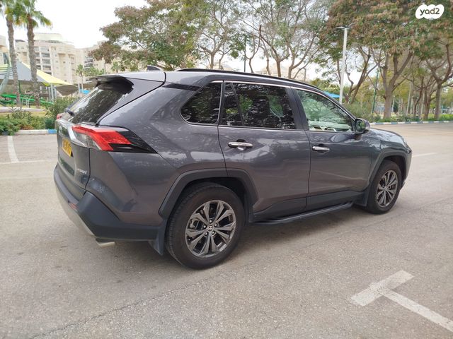 טויוטה RAV4