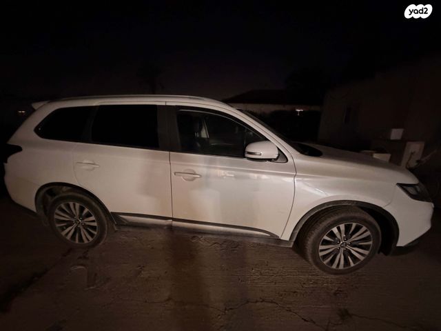 מיצובישי אאוטלנדר