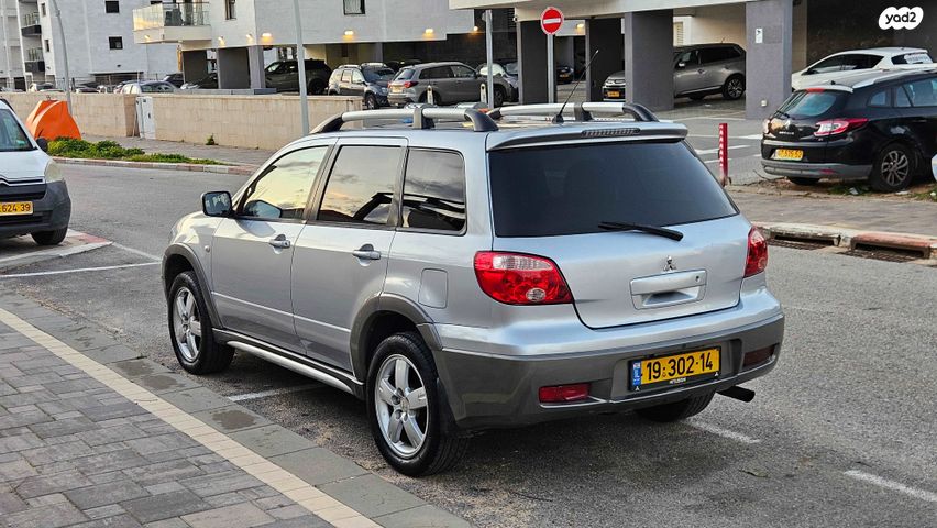 מיצובישי אאוטלנדר