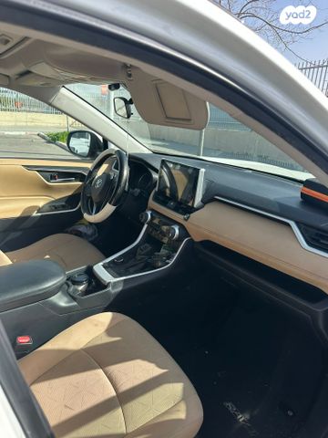 מודעת רכב טויוטה RAV4