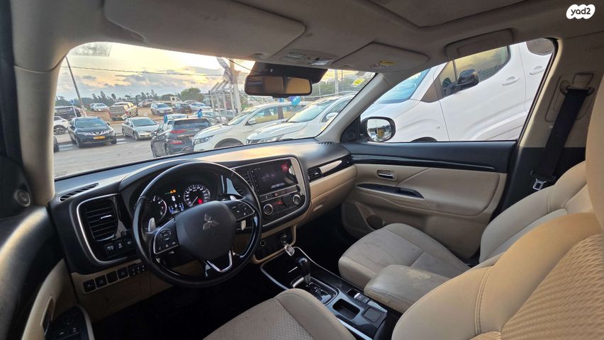 מיצובישי אאוטלנדר