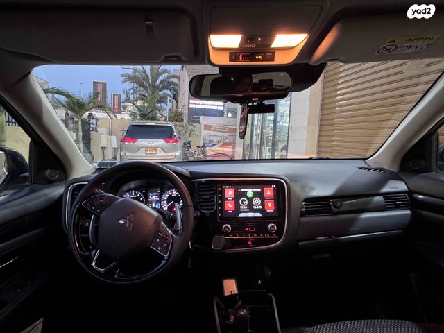 מיצובישי אאוטלנדר