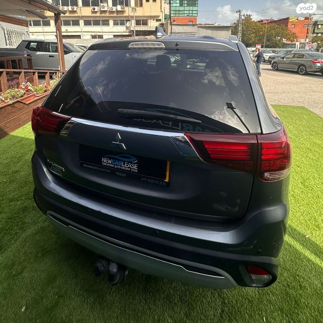 מיצובישי אאוטלנדר