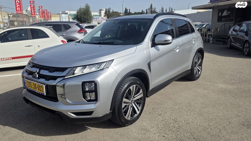 מודעת רכב מיצובישי ASX