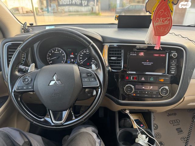 מיצובישי אאוטלנדר