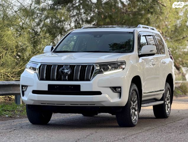 טויוטה לנד קרוזר