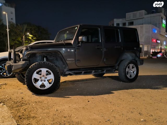 מודעת רכב ג'יפ רנגלר