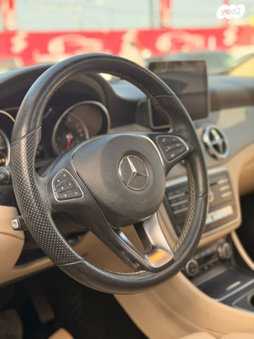 מרצדס-בנץ GLA