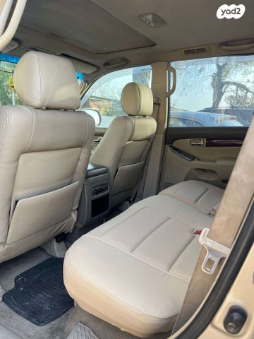 טויוטה לנד קרוזר