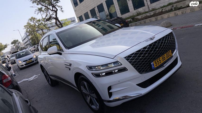 מודעת רכב ג'נסיס GV80