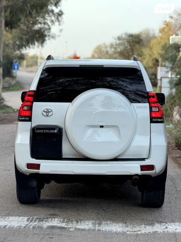 טויוטה לנד קרוזר