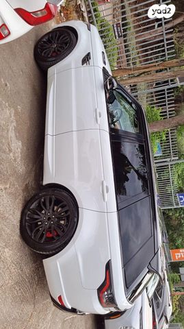 מודעת רכב לנד רובר ריינג' רובר ספורט