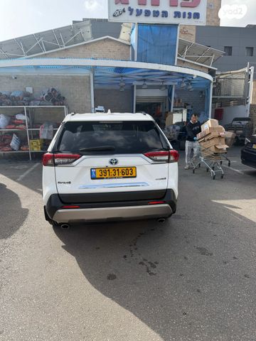 טויוטה RAV4