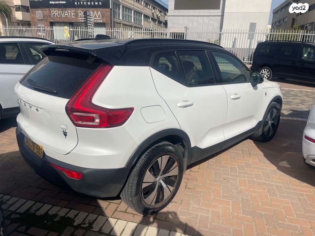 וולוו XC40