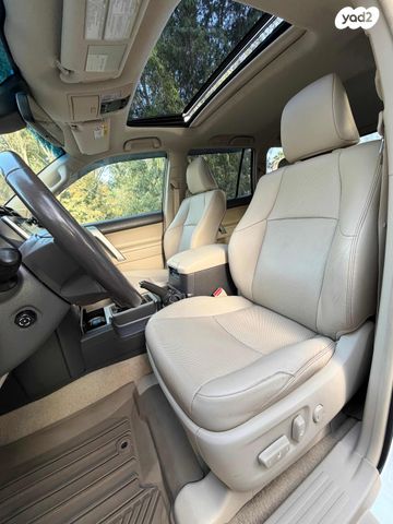 טויוטה לנד קרוזר