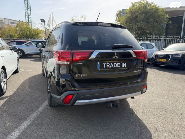 מיצובישי אאוטלנדר