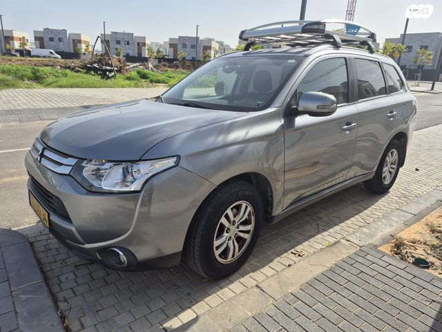 מיצובישי אאוטלנדר