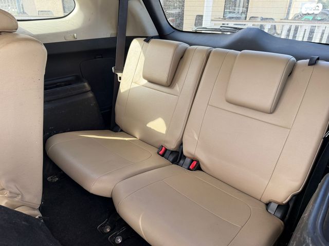 מיצובישי אאוטלנדר