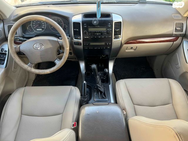 טויוטה לנד קרוזר