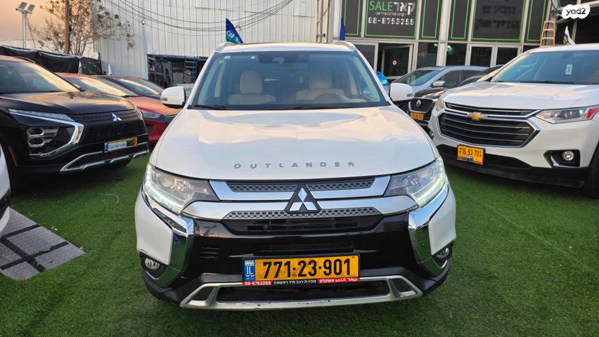 מיצובישי אאוטלנדר