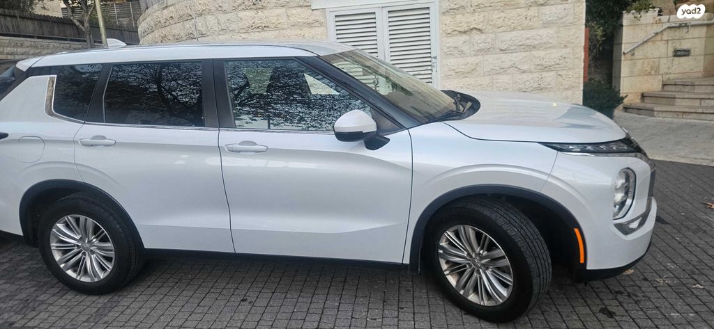 מיצובישי אאוטלנדר