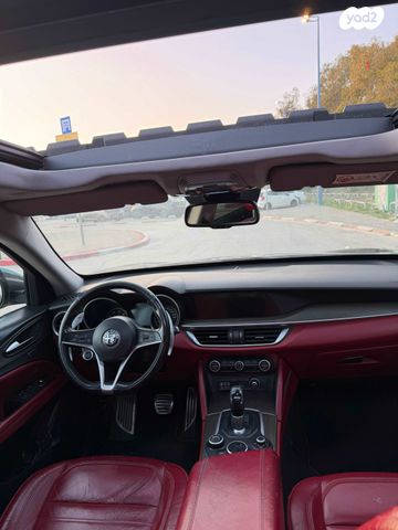 אלפא רומיאו סטלביו