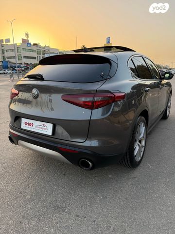 מודעת רכב אלפא רומיאו סטלביו