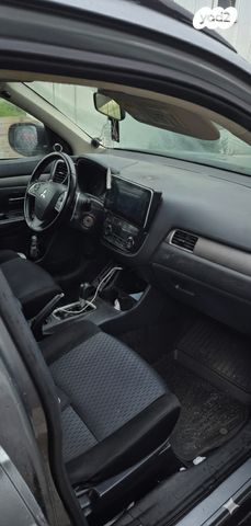 מיצובישי אאוטלנדר