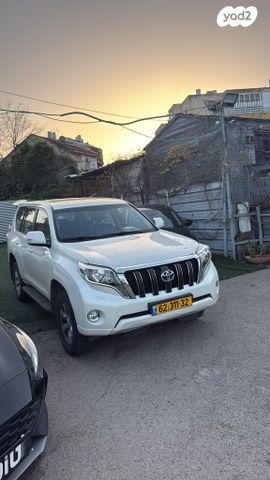 טויוטה לנד קרוזר