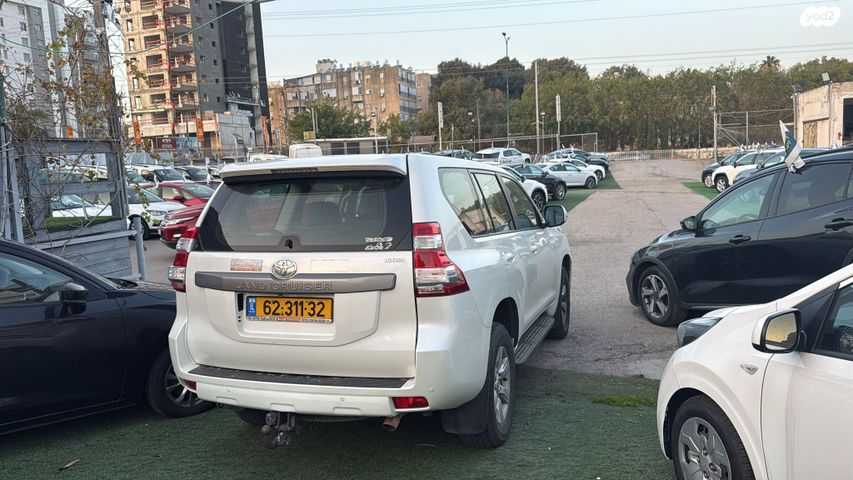 טויוטה לנד קרוזר
