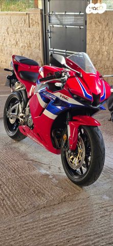 מודעת רכב הונדה CBR600RR