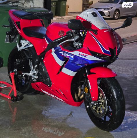 מודעת רכב הונדה CBR600RR