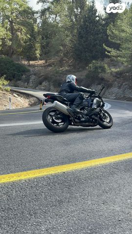 קאוואסאקי ZX4R