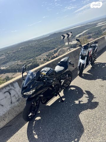 קאוואסאקי ZX4R