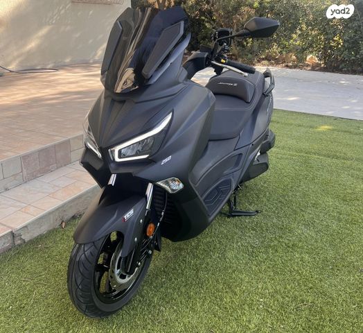 מודעת רכב סאן יאנג ג'וי-מקס 250