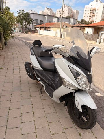 מודעת רכב סאן יאנג ג'וי-מקס 250