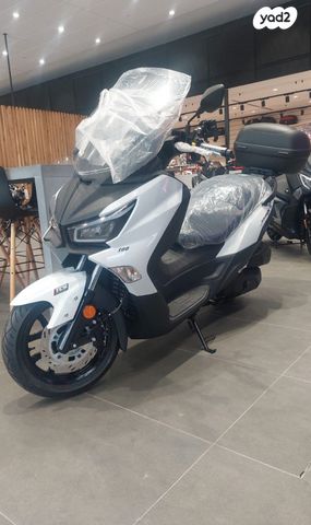 מודעת רכב סאן יאנג ג'וי-מקס Z-300