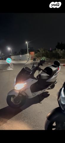 מודעת רכב סאן יאנג ג'וי רייד 200