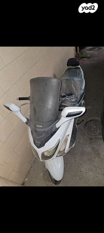 מודעת רכב סאן יאנג ג'וי-מקס 250